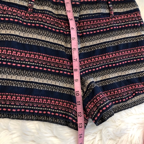 ANN TAYLOR LOFT stripped shorts size 6 - Picture 5 of 5